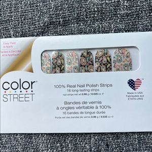 ColorStreet nails- oops-A-paisley